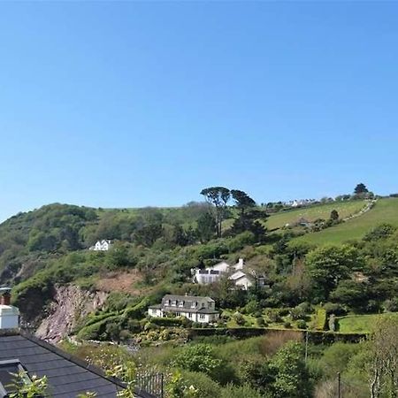 Cosy Beachfront Retreat With Stunning Sea Views & Free Access To A Local Indoor Pool Talland Bagian luar foto